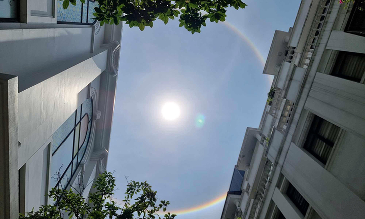 Chuyên gia lý giải hiện tượng hào quang xuất hiện trên bầu trời miền Bắc