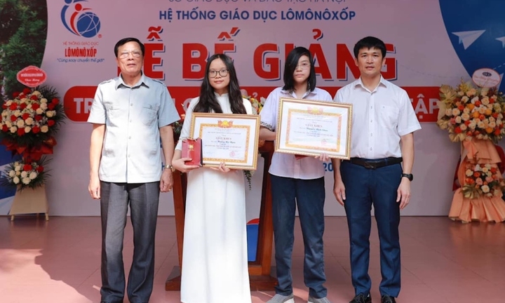 Một trường học ở Hà Nội thưởng 3 chỉ vàng cho học sinh tiêu biểu