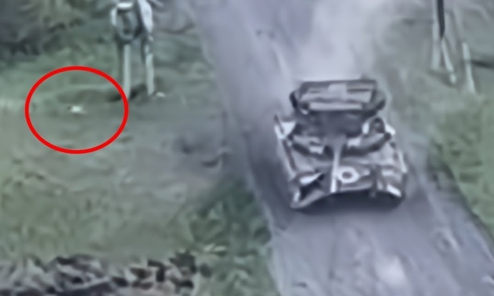 Điều gì giúp UAV nặng vài kilogam của Ukraine thổi bay xe tăng Nga?