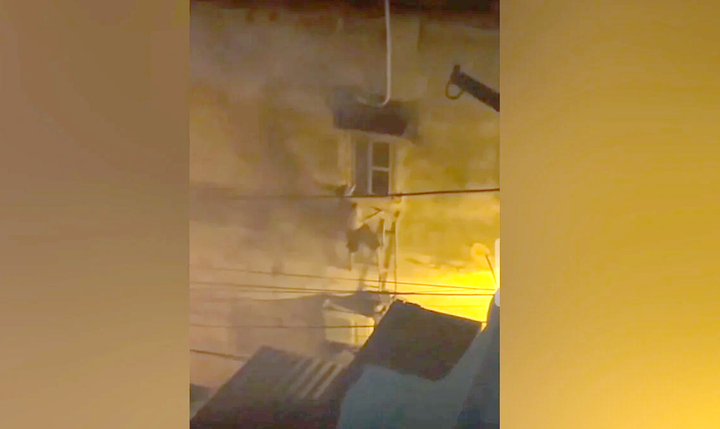 Nam thanh niên trèo thang, đập tường cứu 3 người trong vụ cháy ở Hà Nội