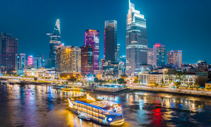 Kinh tế đêm giữ chân du khách ở lại TP.HCM