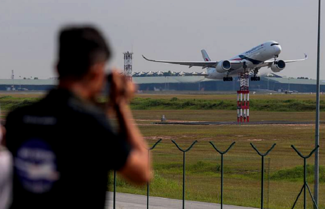 Những người 'săn' máy bay