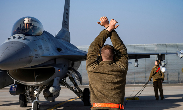 Phi công Ukraine kết thúc khóa huấn luyện F-16 tại Mỹ