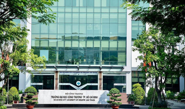 Trường đại học ở TP.HCM phát hiện 20 sinh viên học hộ, thi hộ