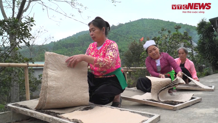 Độc đáo nghệ thuật làm giấy dó của người Mường