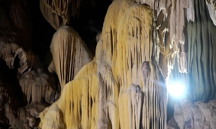 Phát hiện hang động Vân Tiên đẹp mê hồn ở miền núi Quảng Trị