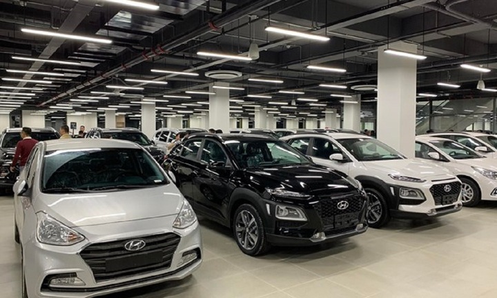 Sức mua giảm, loạt mẫu ô tô tiếp tục giảm giá mạnh cuối tháng 5