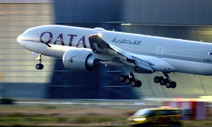 Máy bay Qatar gặp nhiễu động, nhiều người bị thương