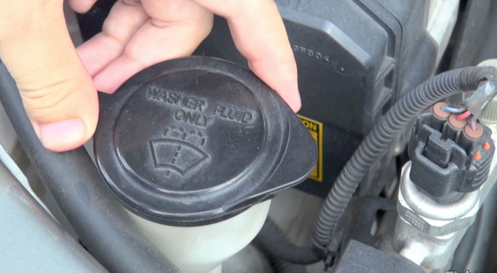 4 dung dịch trên xe nhất định phải kiểm tra trước mỗi chuyến đi