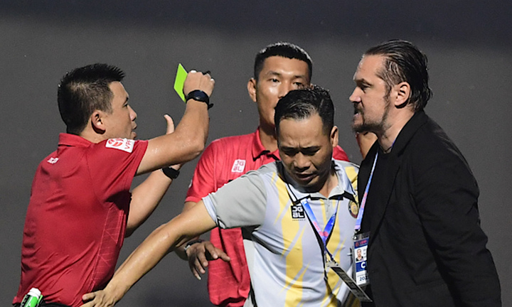 Video: Cận cảnh trọng tài gây tranh cãi, từ chối cho CLB Thanh Hóa phạt đền