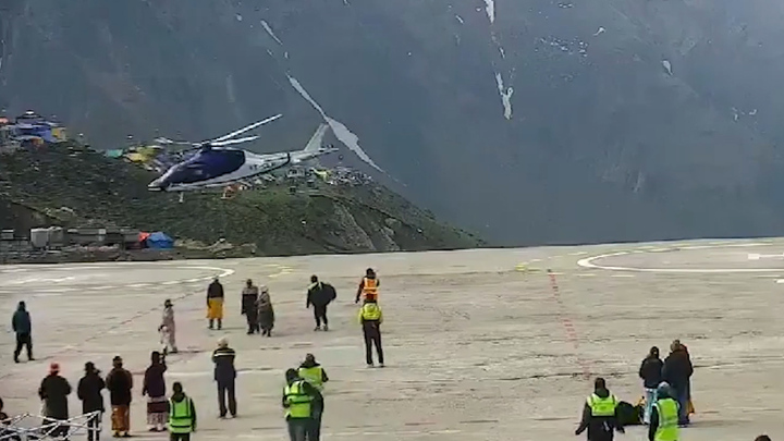 Phi công mất kiểm soát, trực thăng liên tục quay vòng