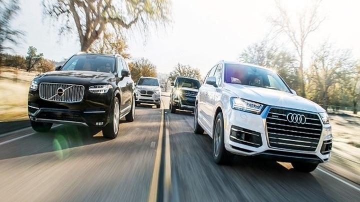 Sự khác biệt giữa xe đen và xe trắng