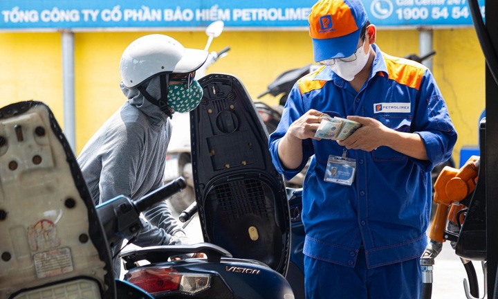 Giá xăng dầu ngày mai dự báo đồng loạt giảm
