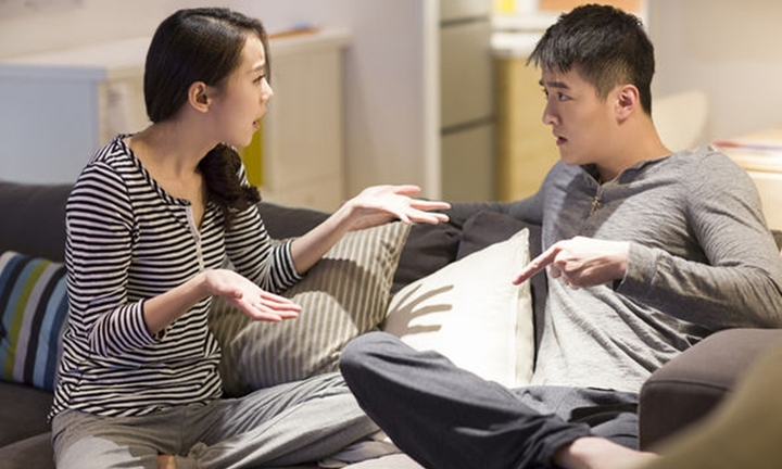 Giận vợ, chồng đăng clip nóng lên nhóm chat rồi nhận cái kết đắng