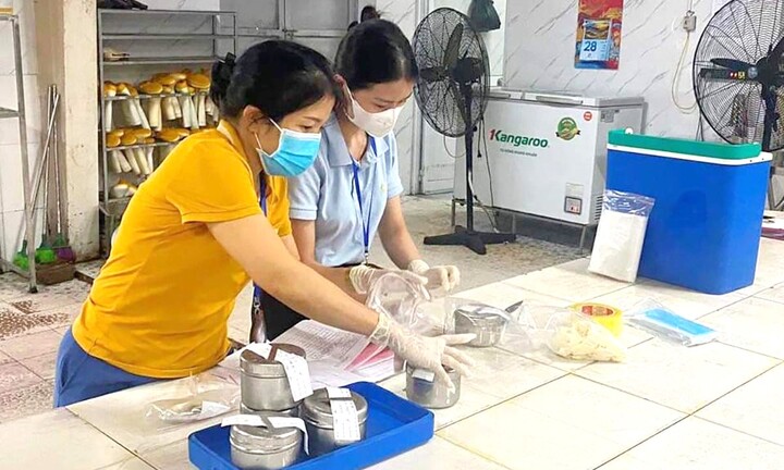 71 công nhân ngộ độc ở Nghệ An: Bếp ăn của công ty chưa đảm bảo vệ sinh