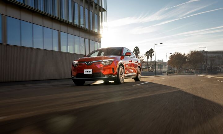 VinFast VF 8 'ẵm' 5 giải thưởng về an toàn tại Lễ trao giải ASEAN NCAP