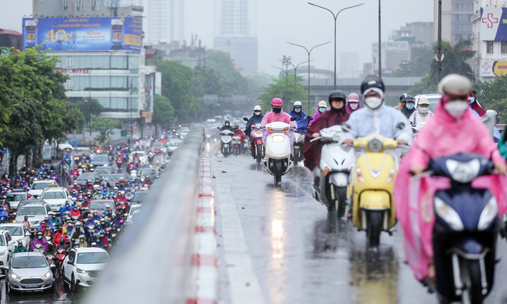Hôm nay miền Bắc hứng mưa lớn, nhiệt độ giảm