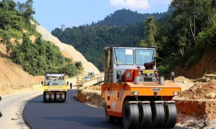 Di dời đường điện cao thế phục vụ thi công cao tốc Hòa Liên - Túy Loan