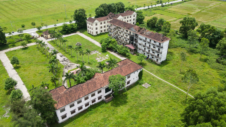 Trường trung cấp gần 20 tỷ đồng nằm ‘phơi sương’ ở Hà Tĩnh 