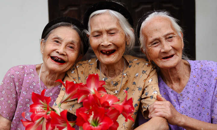 Bộ ảnh dễ thương của 'hội chị em nàng thơ U100' ở Phú Thọ gây sốt mạng