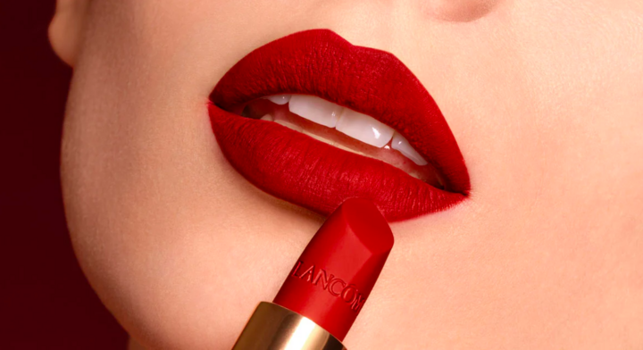 Mẹo giữ màu son không trôi cả ngày