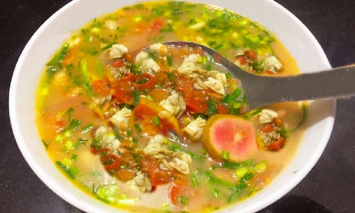 Cách làm canh hến nấu chua đơn giản 