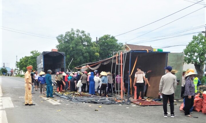Xe tải chở cam tông chết người đàn ông đi xe máy trên Quốc lộ