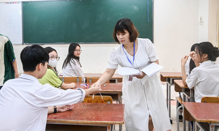 Gần 500 thí sinh bỏ thi môn Ngoại ngữ vào lớp 10 Hà Nội năm 2024