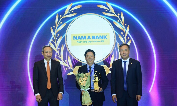 Nam A Bank được vinh danh tại Diễn đàn cấp cao cố vấn tài chính Việt Nam 2024