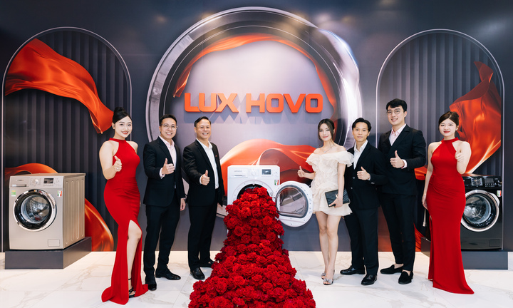 Rita Võ ra mắt thương hiệu Lux Hovo và Showroom Rita Võ HomePro