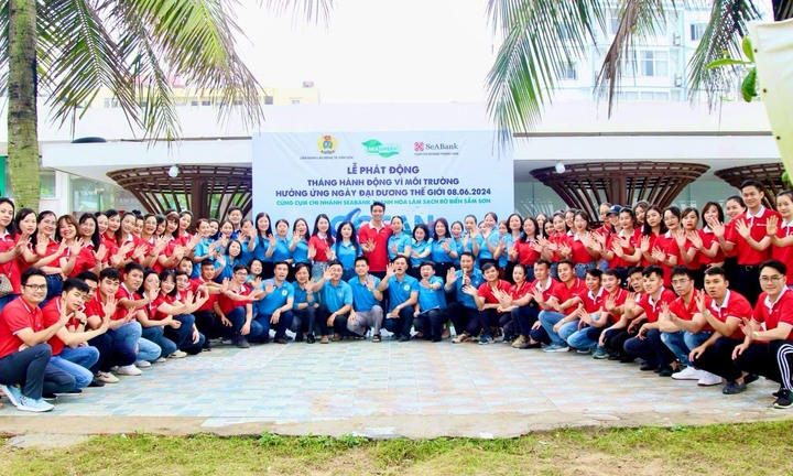 Gần 1.000 CBNV SeABank làm sạch bờ biển tại 11 tỉnh thành