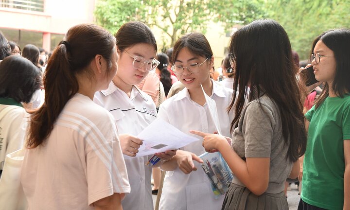 Cách tính điểm xét tuyển lớp 10 tại Hà Nội và TP.HCM