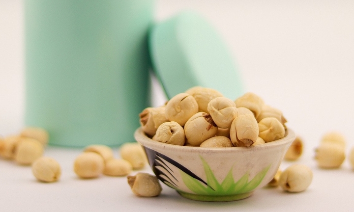 Hạt sen bổ dưỡng, trị nhiều bệnh nhưng những người này không nên ăn 