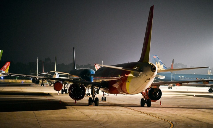 Vé máy bay giảm nhiệt, khách vẫn phải bay đêm nếu không muốn 'thủng ví'