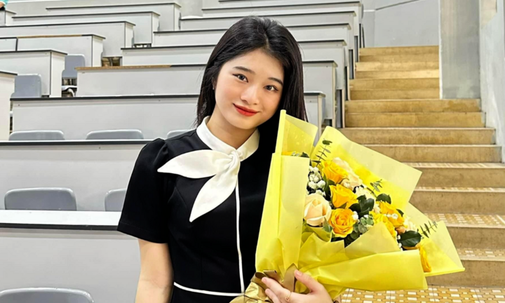 Cô giáo gen Z 'triệu view' từng xin học trò cho vào nhóm chat lớp, giờ ra sao?