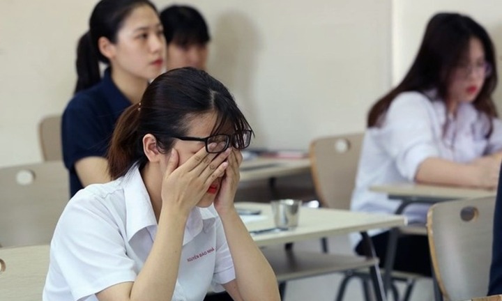 Nhiều sĩ tử 'cày ngày cày đêm' ôn thi nước rút ngày thi tốt nghiệp THPT cận kề