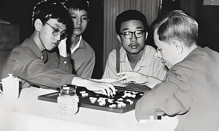 'Đệ nhất thần đồng' được cả Trung Quốc kỳ vọng, tìm lối thoát nơi cửa Phật