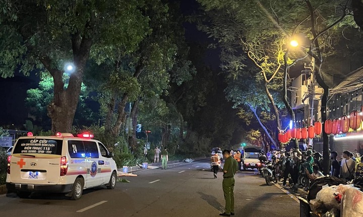 Điều tra nguyên nhân 3 thanh niên thiệt mạng sau tai nạn giao thông ở Hà Nội