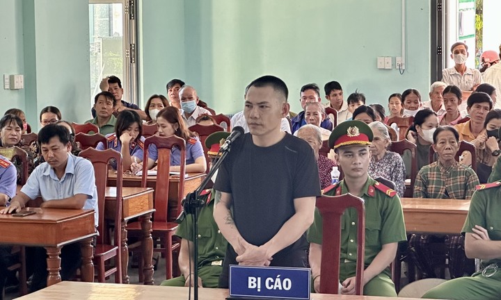 Kẻ kề lưỡi rựa vào cổ chủ cây xăng, cướp tài sản ở Quảng Nam lĩnh án
