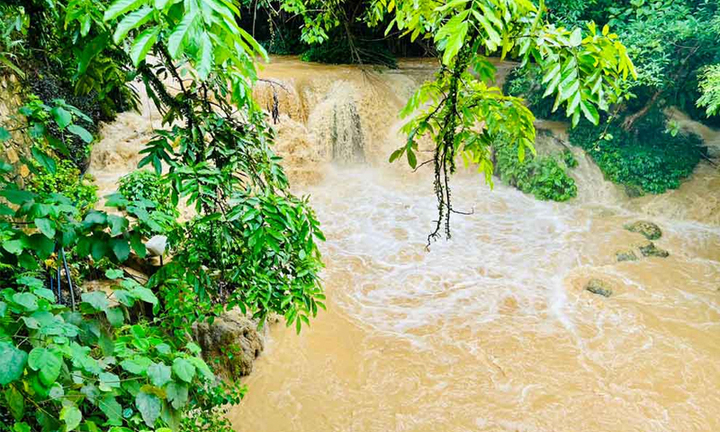 Thủy điện xả nước làm du khách suýt bị cuốn trôi: Yêu cầu lắp thêm loa cảnh báo