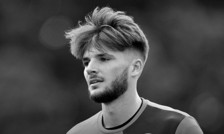 Cựu thủ môn Ngoại Hạng Anh qua đời khi đang tập trung đội tuyển quốc gia