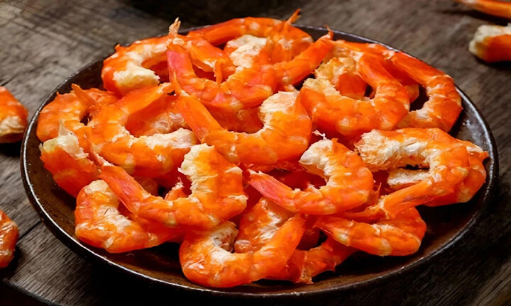 Cách làm tôm khô nhanh gọn bằng lò vi sóng