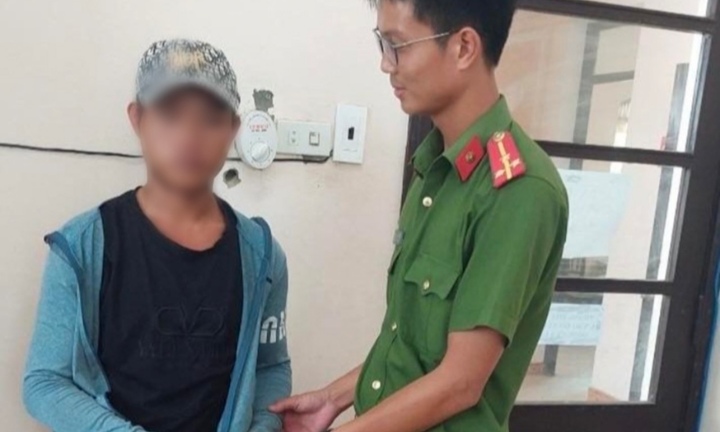 Bị 'quỵt' tiền công đào vàng, thanh niên phải đi bộ gần 700 km về quê