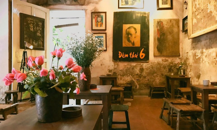 Gen Z đua nhau 'truy tìm' những quán cà phê ẩn sâu trong ngõ Hà Nội 