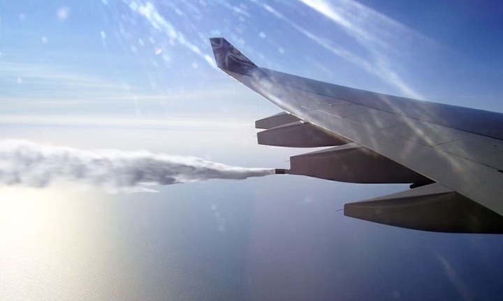 Tại sao máy bay phải xả nhiên liệu trước khi hạ cánh khẩn cấp?