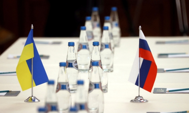 Nga và Ukraine từ bàn đàm phán đến triển vọng hòa bình ngày càng xa vời