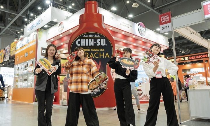 Tương ớt Chin-su Extremely Hot siêu cay hấp dẫn thực khách tại Seoul Food 2024