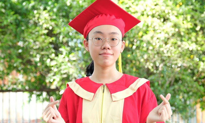 Thủ khoa thi lớp 10 TP.HCM giành 2 điểm 10 