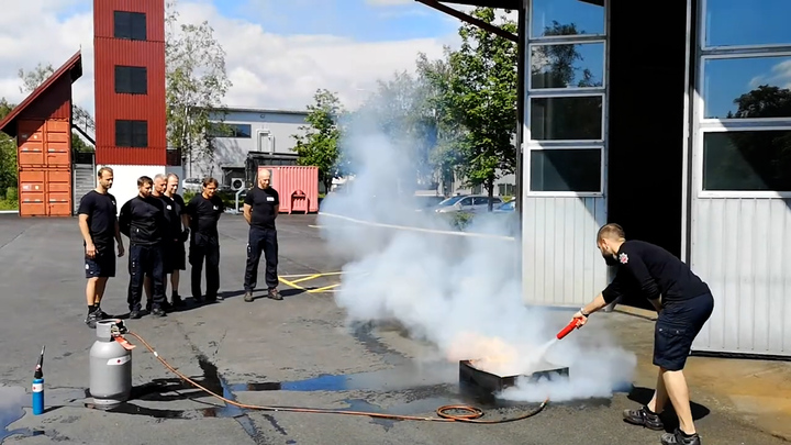 Cận cảnh bình cứu hỏa nhỏ nhất thế giới 