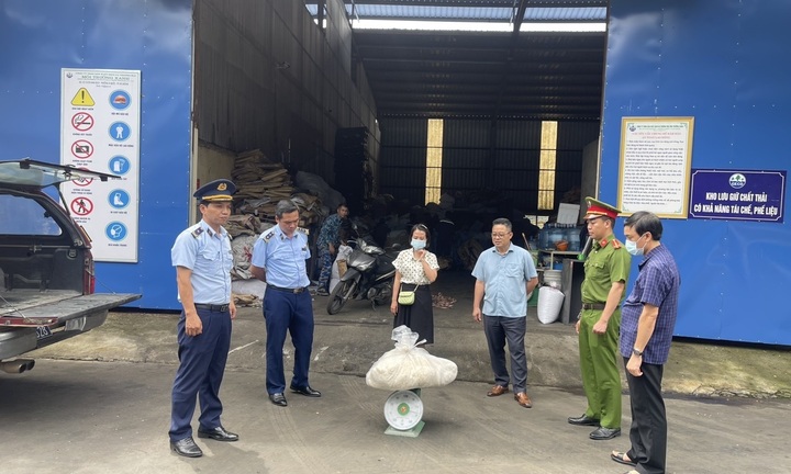 Phát hiện 30kg bánh phở chứa phoóc môn chuẩn bị tuồn ra thị trường